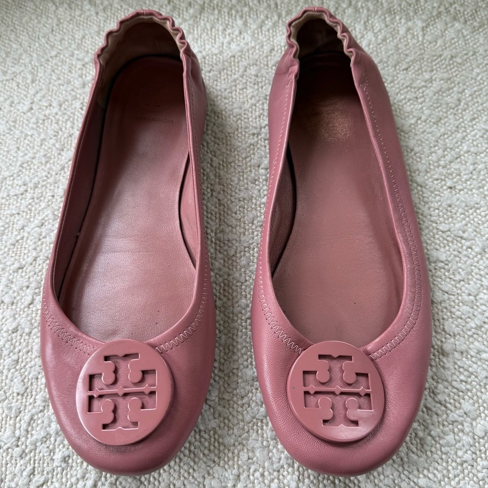 Tory Burch Reva Ballet Flats Peony Pink Logo Medallion Scrunch Back - Picture 4 of 9